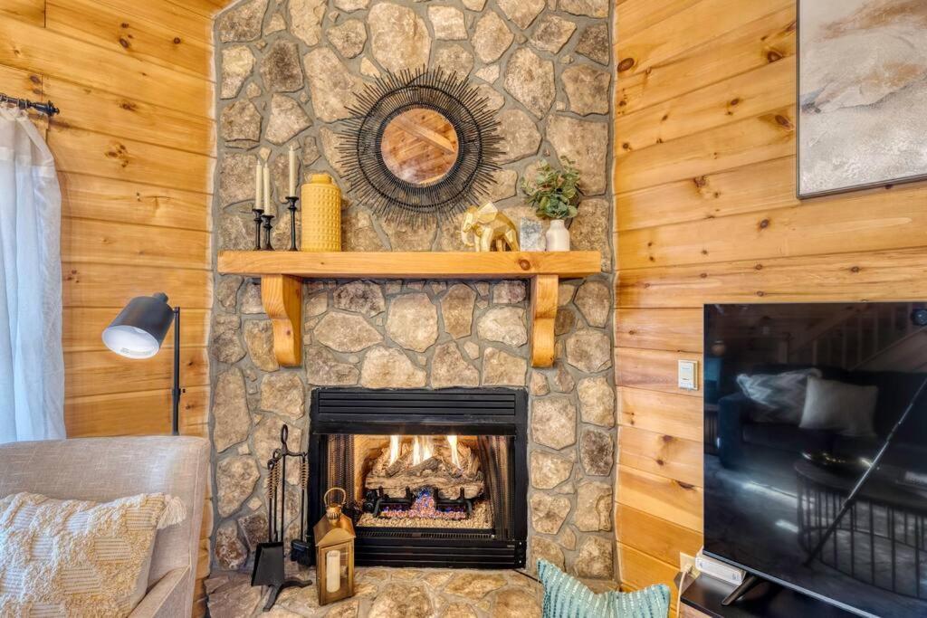 Mtn Cabin Sleeps 10 - 5 Mins To Fishing & Camping Ellijay Exterior foto