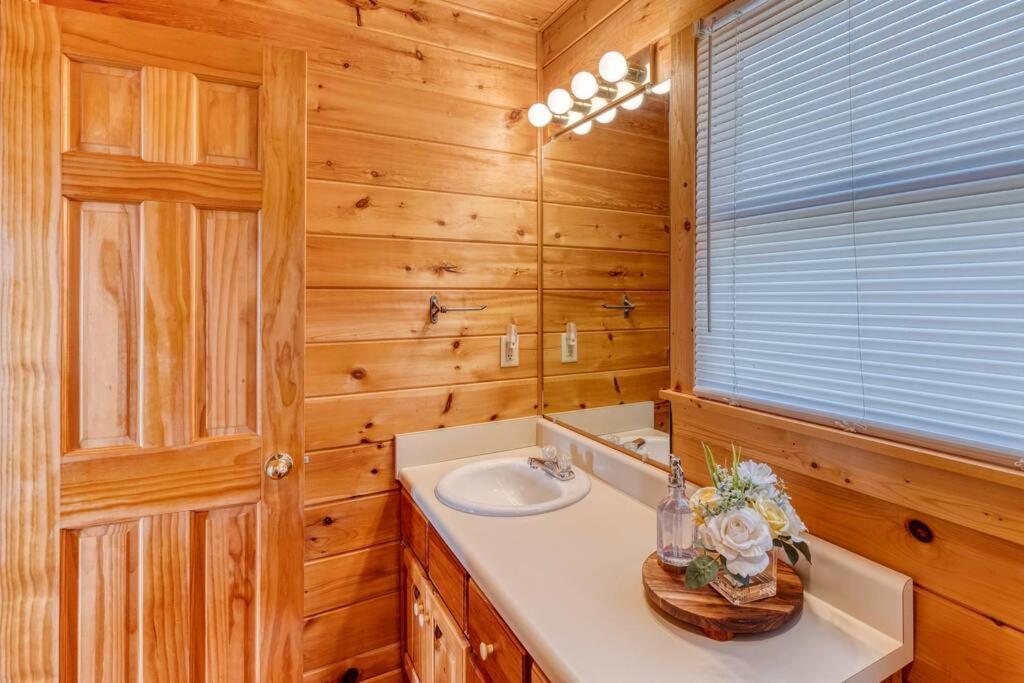 Mtn Cabin Sleeps 10 - 5 Mins To Fishing & Camping Ellijay Exterior foto