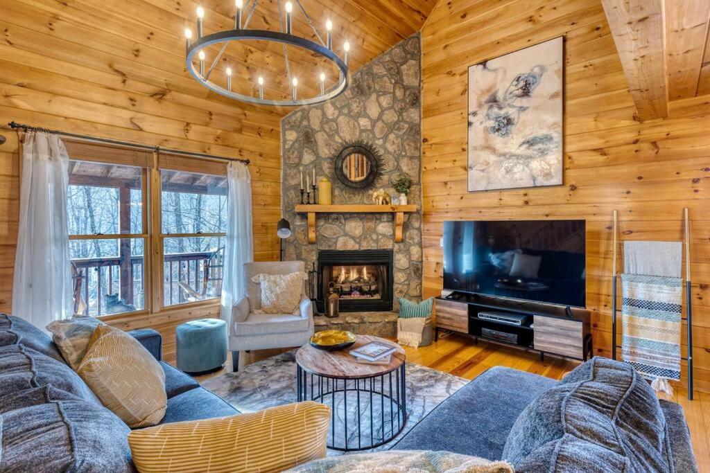 Mtn Cabin Sleeps 10 - 5 Mins To Fishing & Camping Ellijay Exterior foto